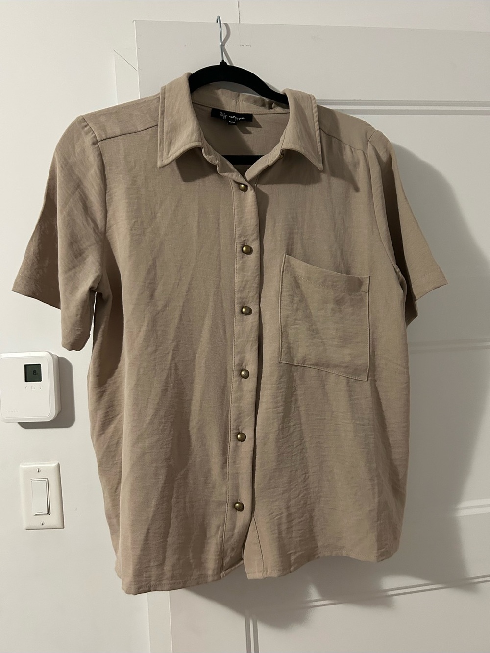 Relaxed Short-Sleeve Button-Down Shirt in Taupe